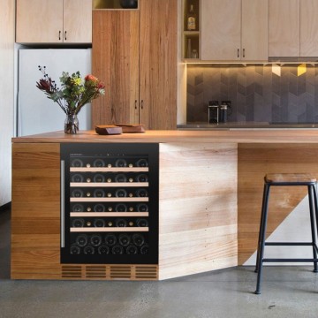 Poza Racitor de vin incorporabil sub blat Dunavox FLOW-46 DAUF-46.138B