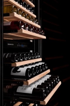 Poza Racitor de vin de sine statator, ce poate fi incorporat in mobila Dunavox GRANDE-181 DX-181.490DBK